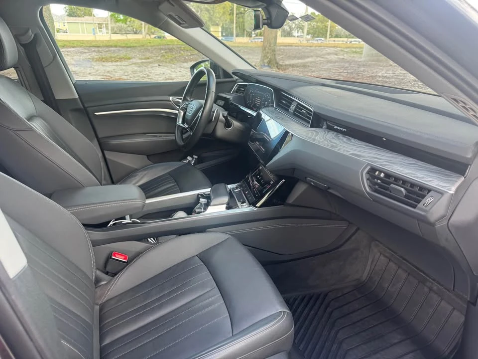 2021 Audi e-tron - Image 8 of 10