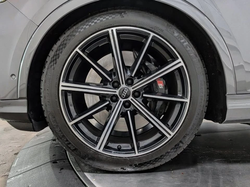 2021 Audi SQ7 - Image 10 of 20