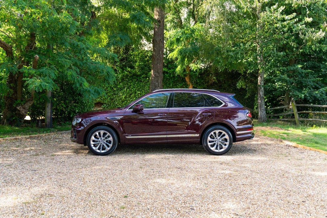 2021 Bentley Bentayga - Image 13 of 31