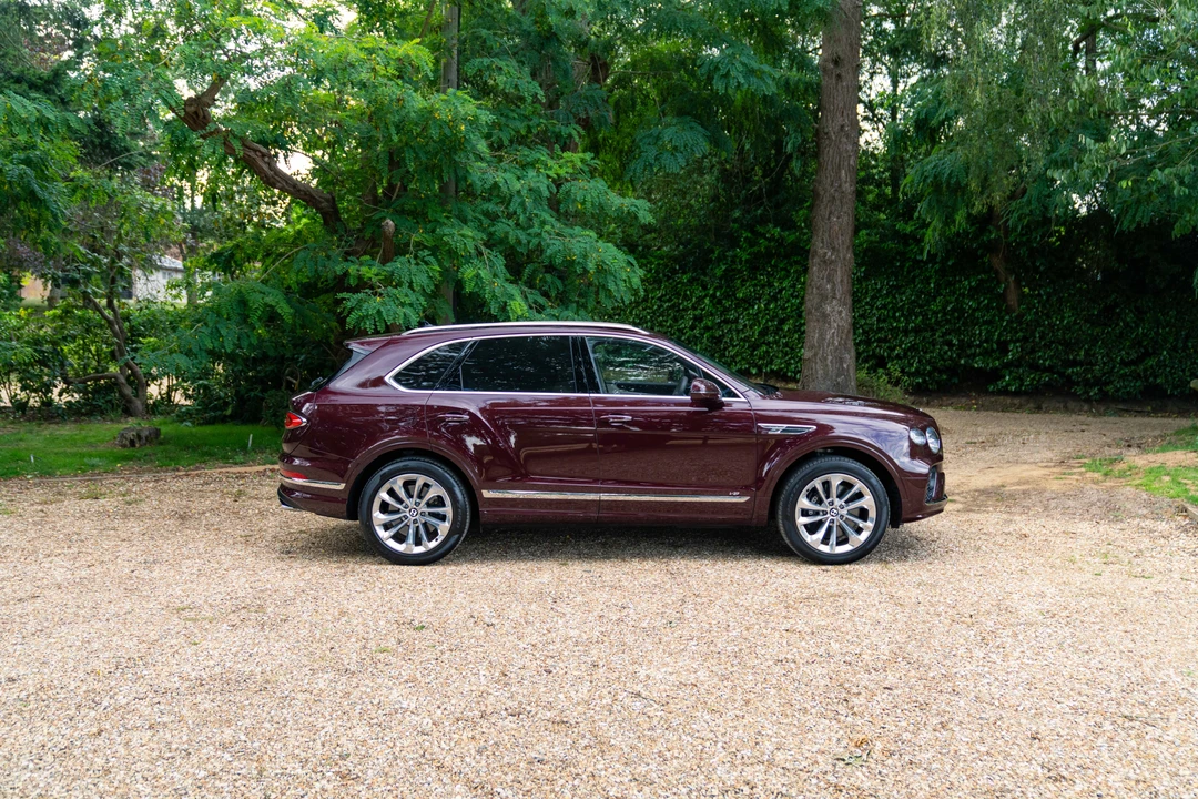 2021 Bentley Bentayga - Image 17 of 31