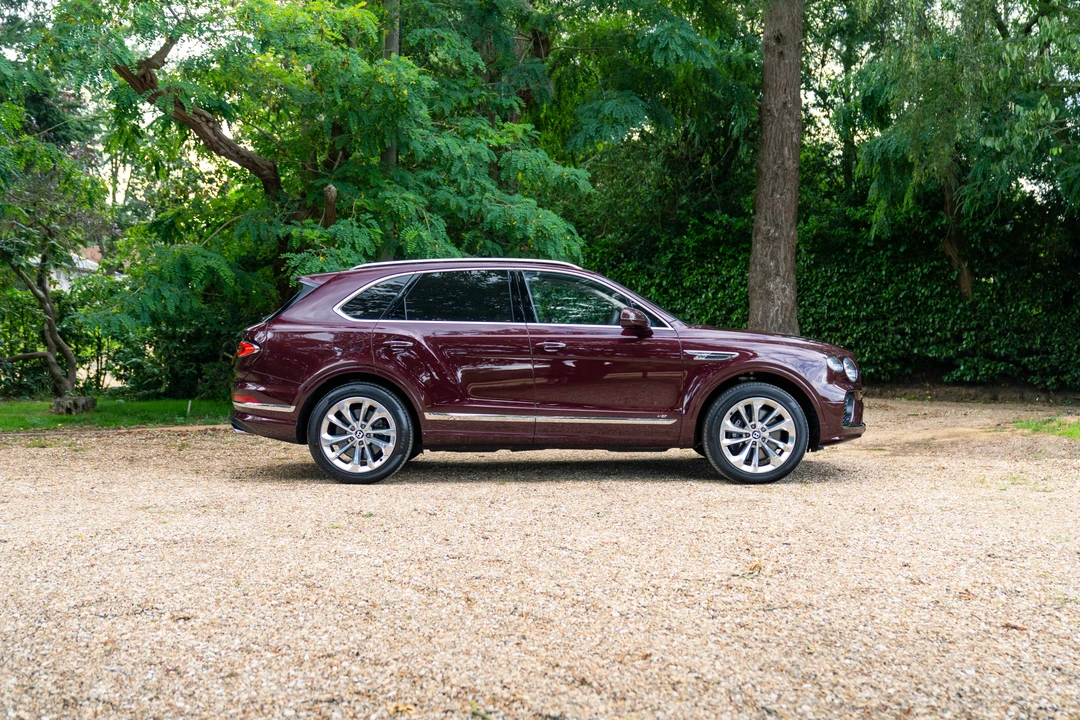 2021 Bentley Bentayga - Image 9 of 31