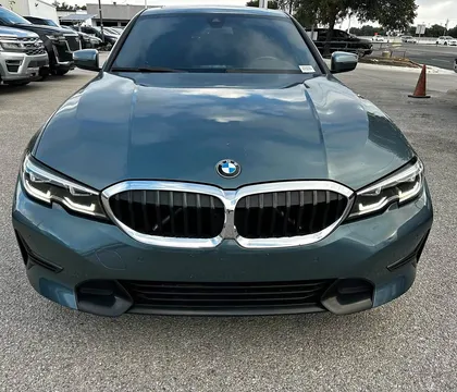 2021 BMW 3 Series 330i xDrive Sedan 4D