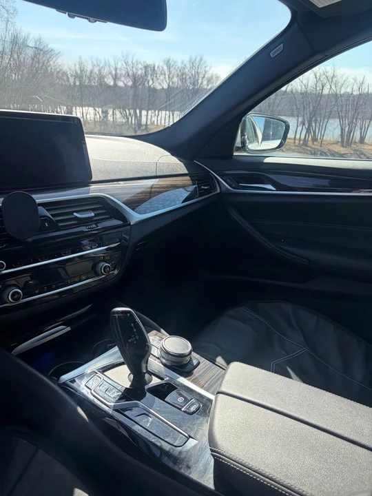 2021 BMW G30 5 Series Sedan - Image 5 of 7