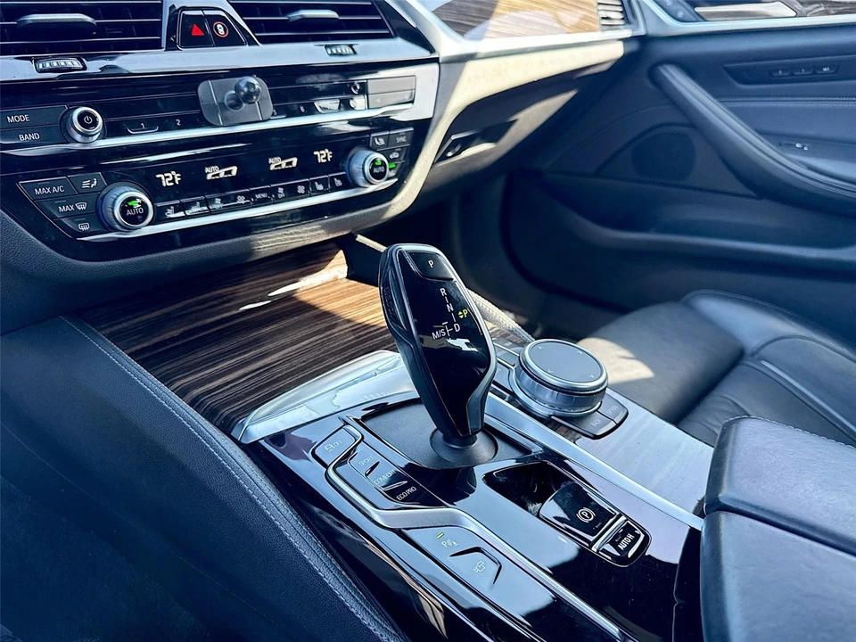2021 BMW G30 5 Series Sedan - Image 14 of 21