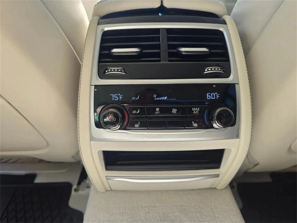 2021 BMW Alpina B7 - Image 27 of 31