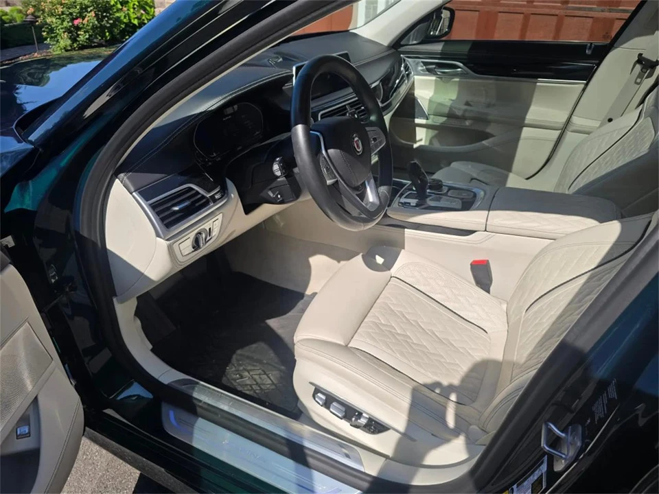 2021 BMW Alpina B7 - Image 16 of 31