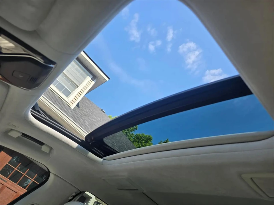 2021 BMW Alpina B7 - Image 25 of 31