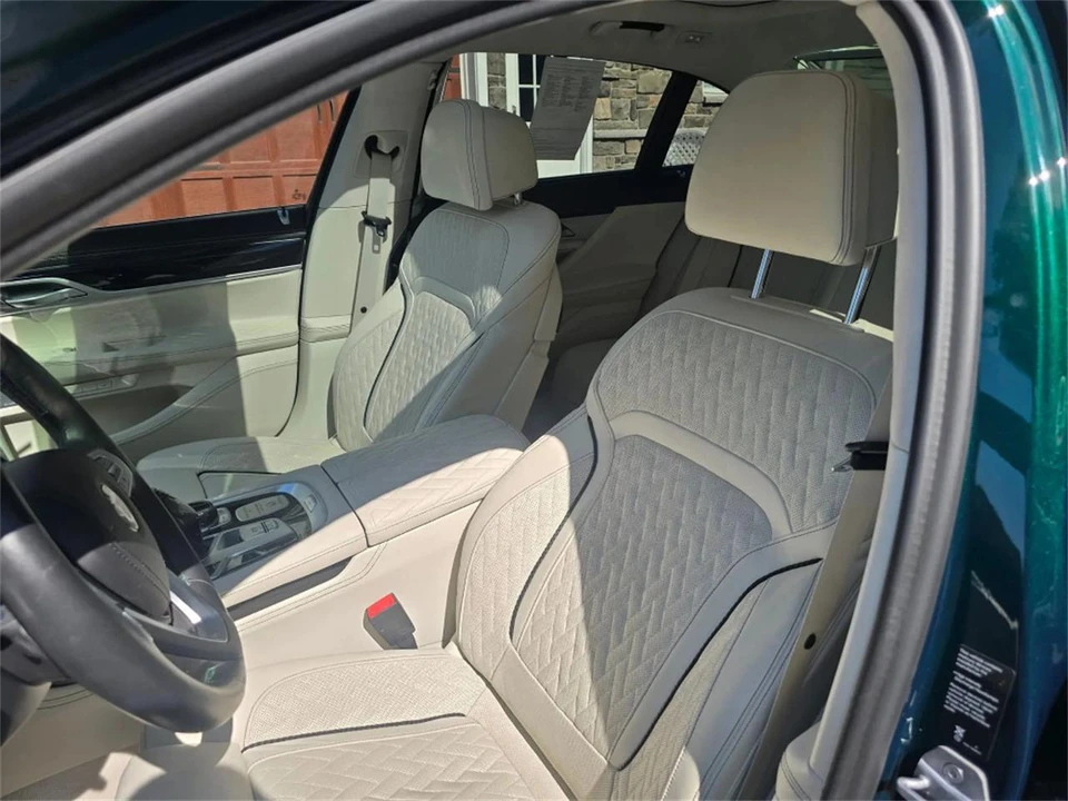 2021 BMW Alpina B7 - Image 14 of 31