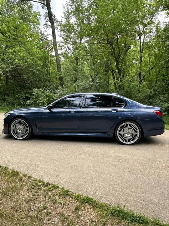 2021 BMW Alpina B7 - Image 4 of 20