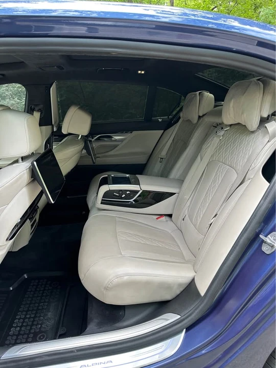 2021 BMW Alpina B7 - Image 13 of 20