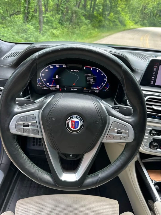 2021 BMW Alpina B7 - Image 17 of 20