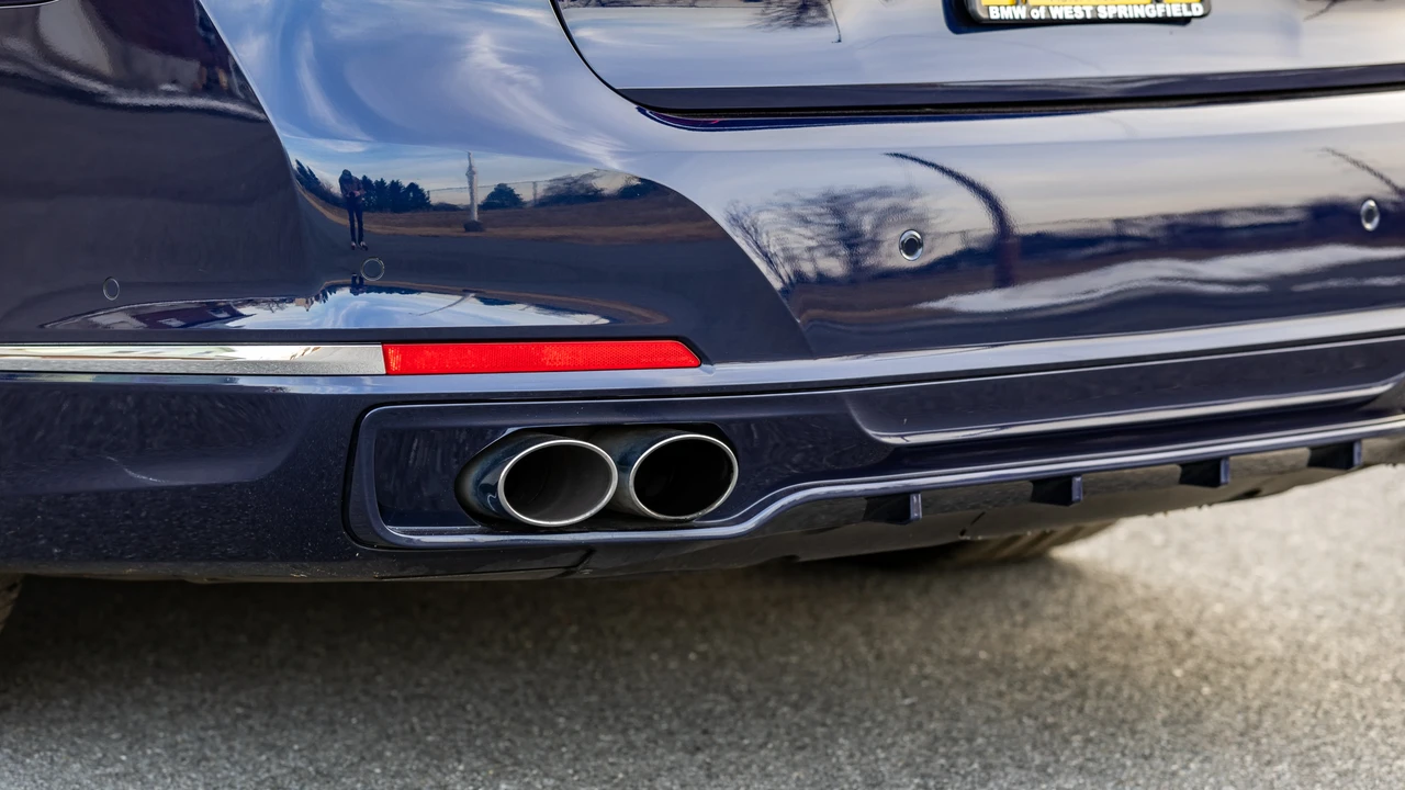 2021 BMW Alpina B7 - Image 28 of 31