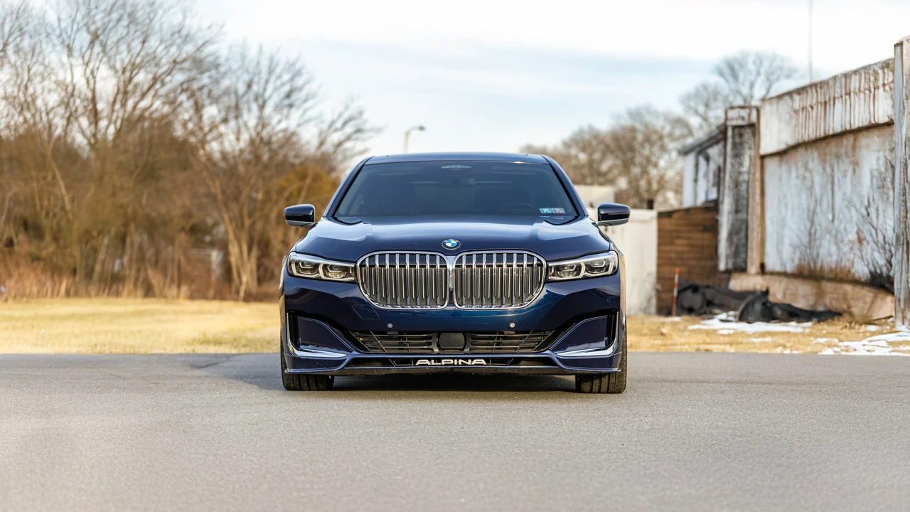 2021 BMW Alpina B7 - Image 2 of 31