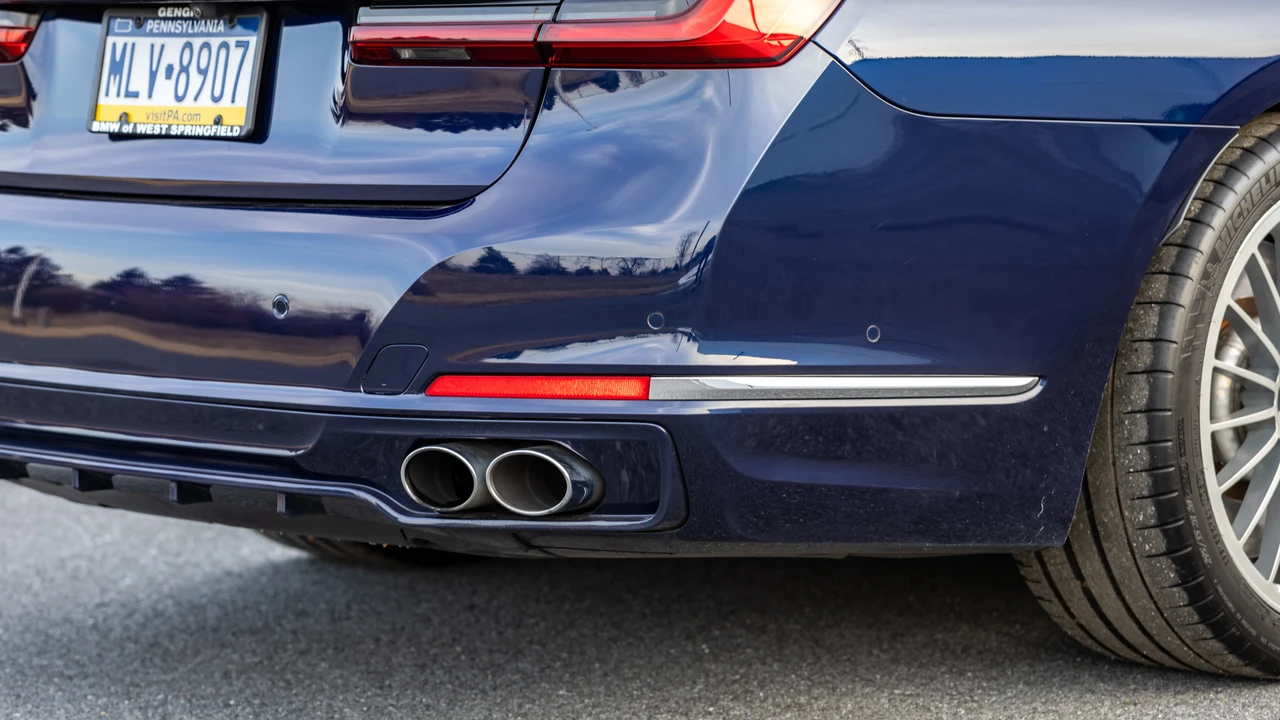 2021 BMW Alpina B7 - Image 27 of 31