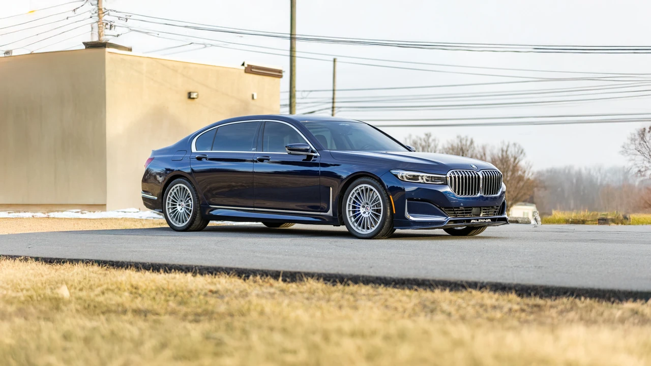 2021 BMW Alpina B7 - Image 3 of 31