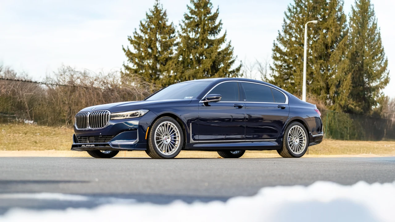 2021 BMW Alpina B7 - Image 8 of 31