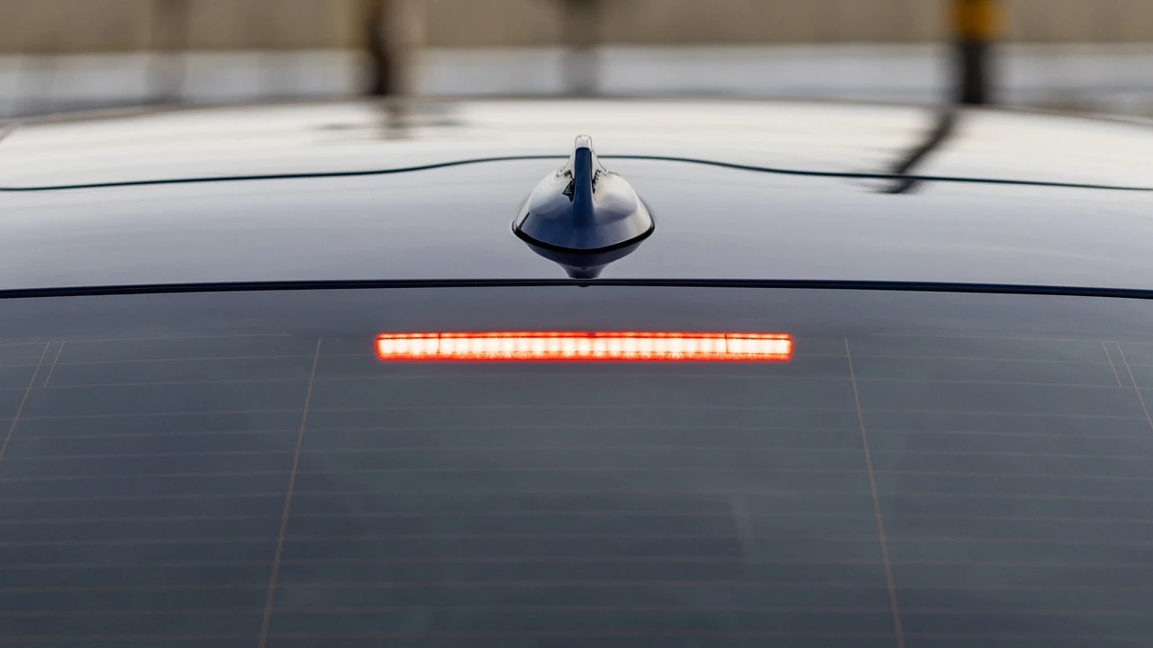 2021 BMW Alpina B7 - Image 16 of 31