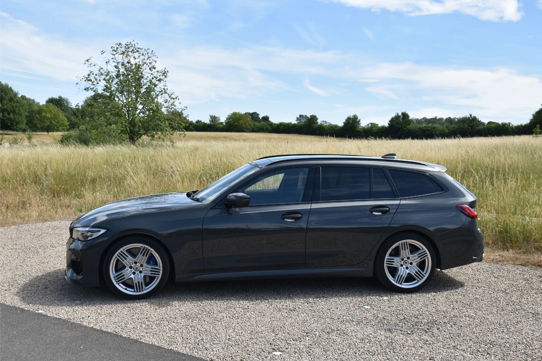 2021 BMW Alpina B3 - Image 17 of 31