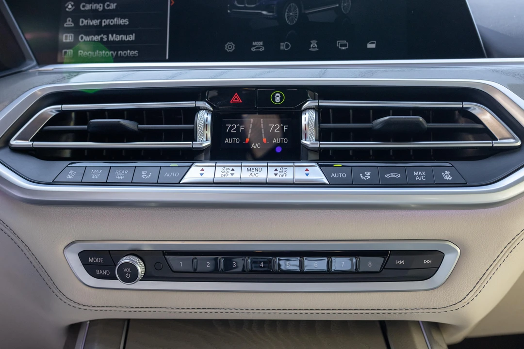 2021 BMW X7 - Image 27 of 31