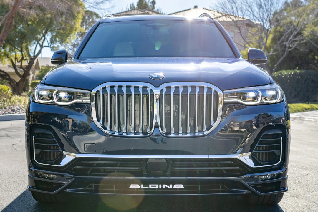 2021 BMW X7 - Image 2 of 31