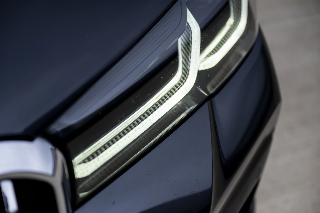 2021 BMW Alpina B5 - Image 14 of 31