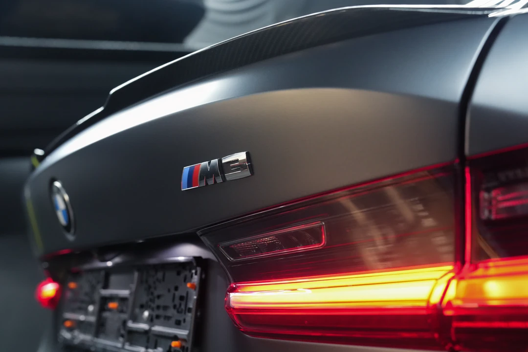 2021 BMW 3 Series - Image 11 of 31