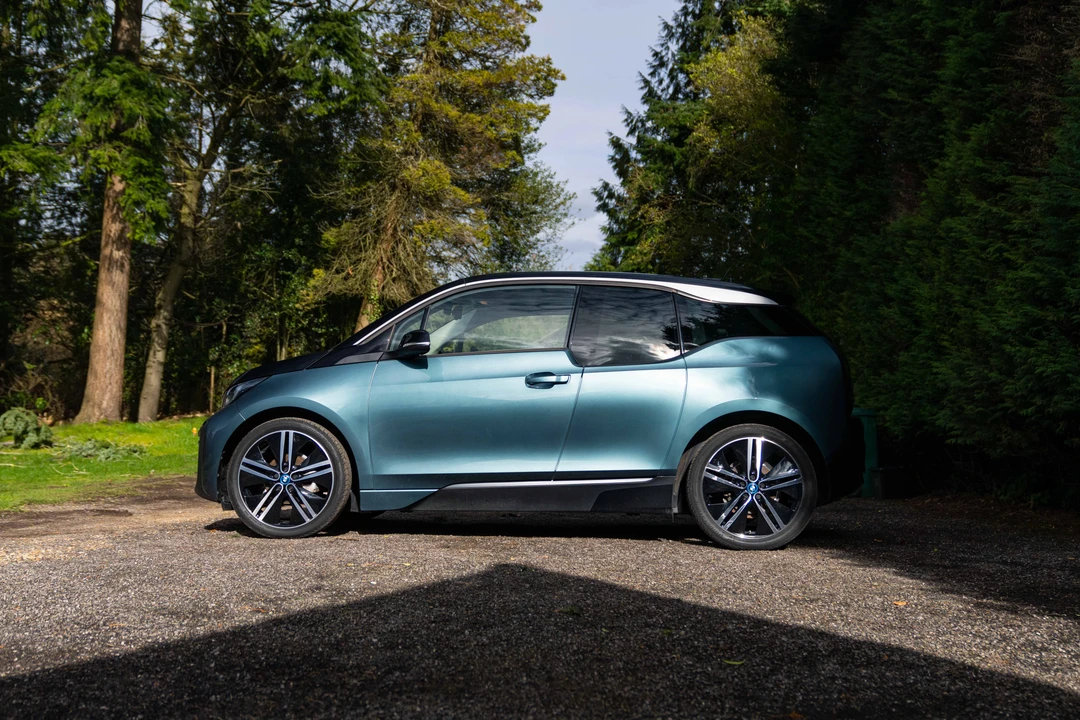 2021 BMW i3 - Image 8 of 31