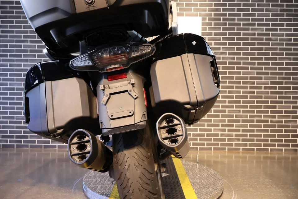 2021 BMW K1600 - Image 8 of 18