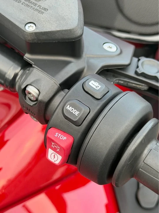 2021 BMW K1600 - Image 10 of 13