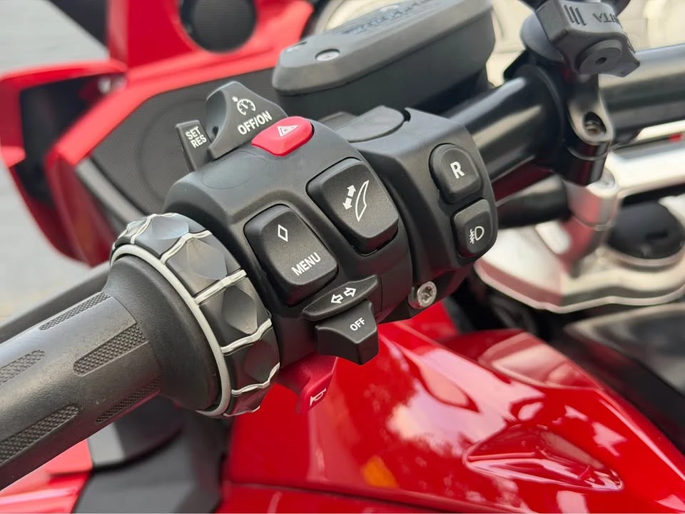 2021 BMW K1600 - Image 9 of 13