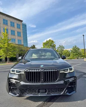 2021 BMW X7 M50i Luxury + Performance