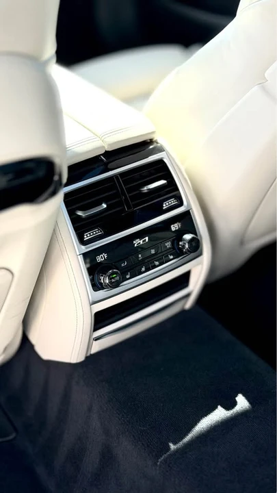 2021 BMW Alpina B7 - Image 16 of 20