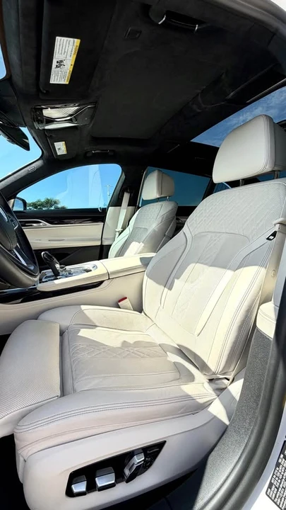 2021 BMW Alpina B7 - Image 13 of 20