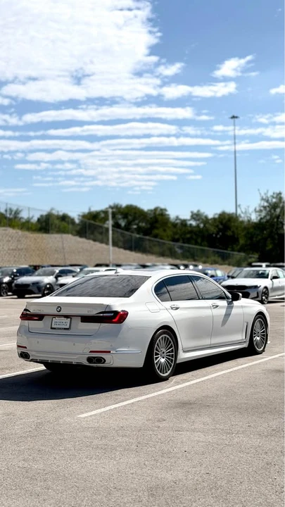 2021 BMW Alpina B7 - Image 8 of 20