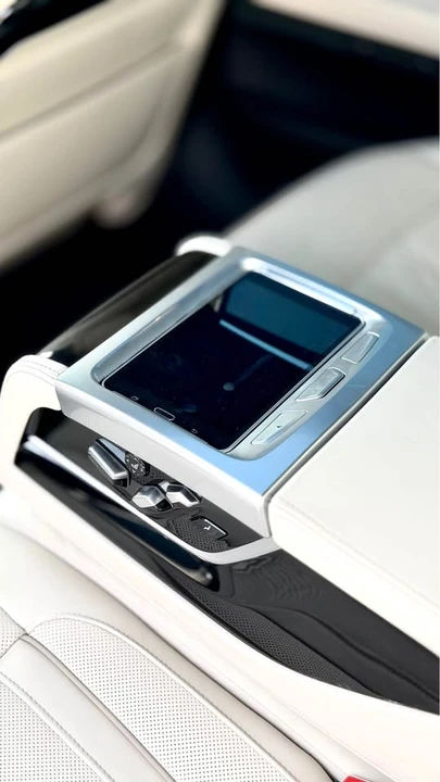 2021 BMW Alpina B7 - Image 17 of 20