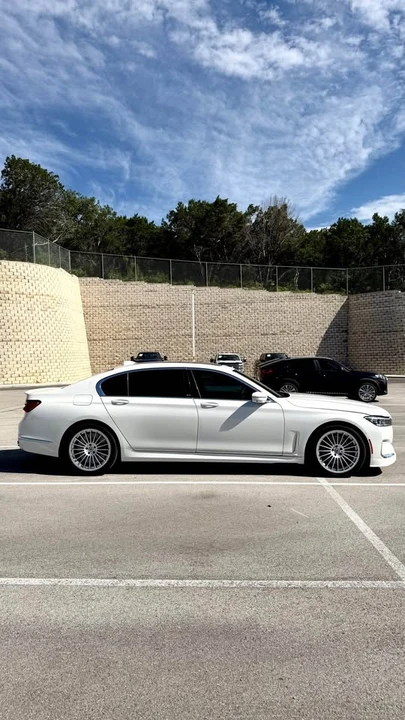 2021 BMW Alpina B7 - Image 11 of 20