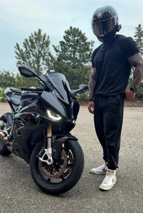 2021 BMW S1000 - Image 3 of 4