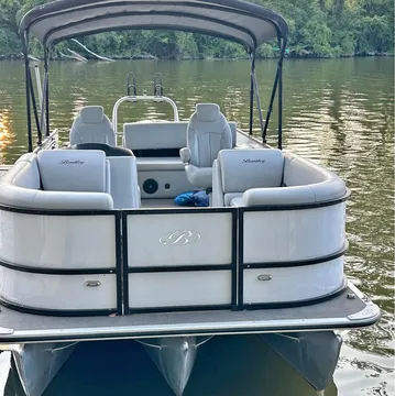 2021 Bentley 22 Swing Back