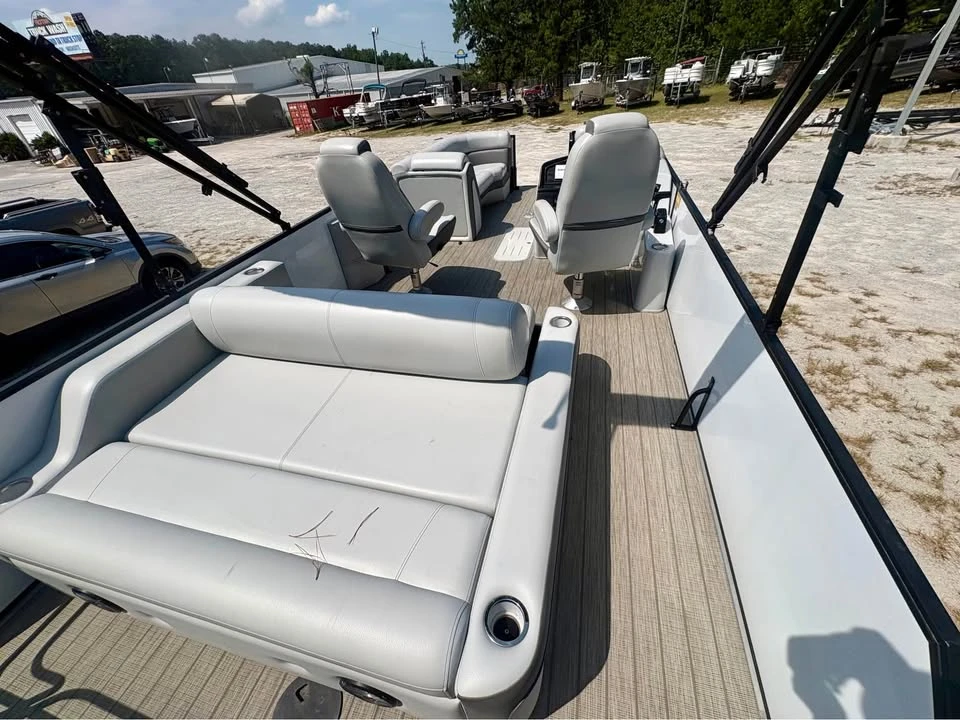 2021 Bentley - Image 8 of 10