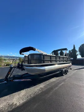 2021 Bentley 24 cruise