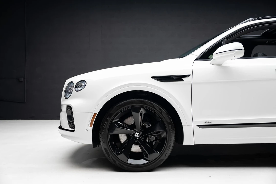 2021 Bentley Bentayga - Image 17 of 31