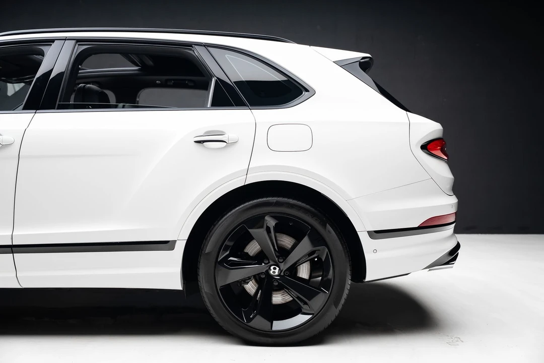 2021 Bentley Bentayga - Image 19 of 31