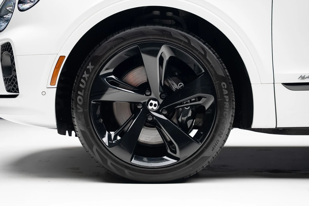 2021 Bentley Bentayga - Image 18 of 31