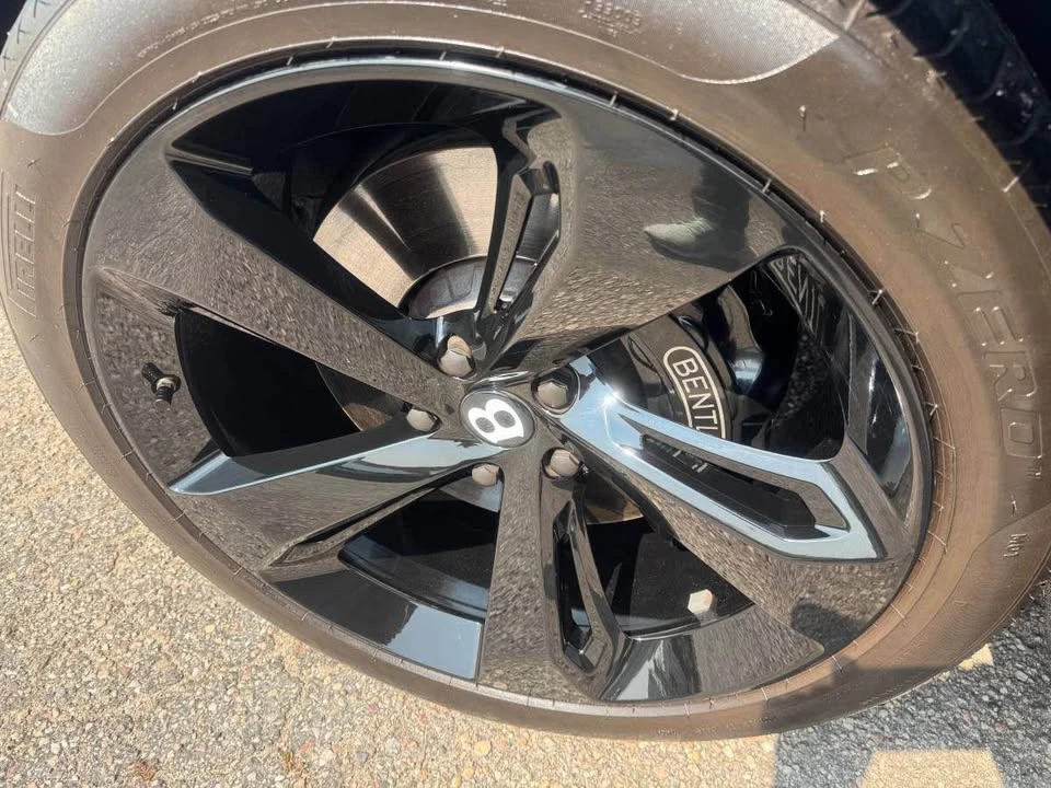 2021 Bentley Bentayga - Image 10 of 18