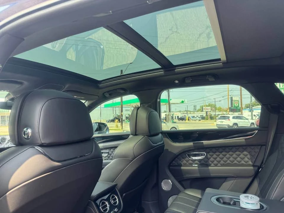 2021 Bentley Bentayga - Image 15 of 18