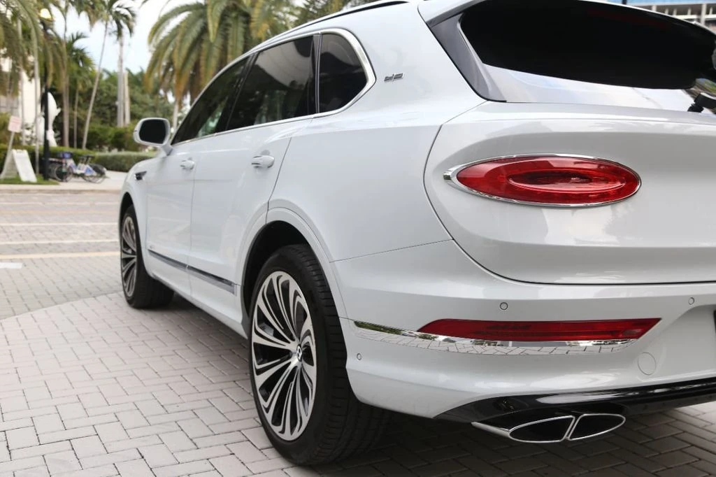 2021 Bentley Bentayga - Image 11 of 21