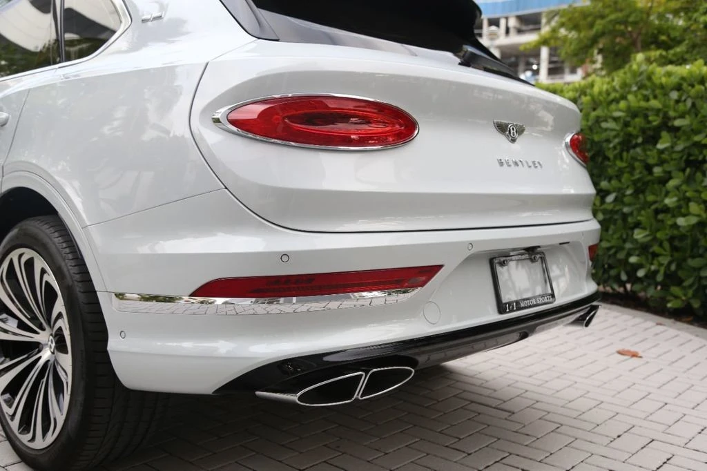 2021 Bentley Bentayga - Image 19 of 21