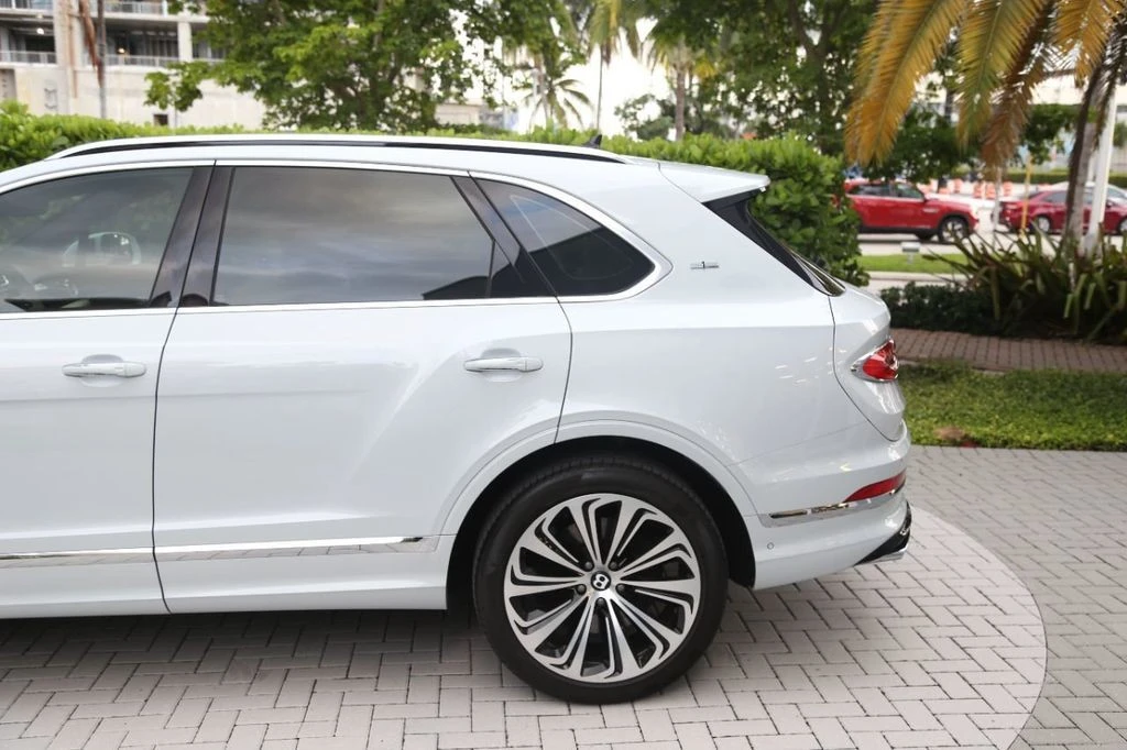 2021 Bentley Bentayga - Image 12 of 21