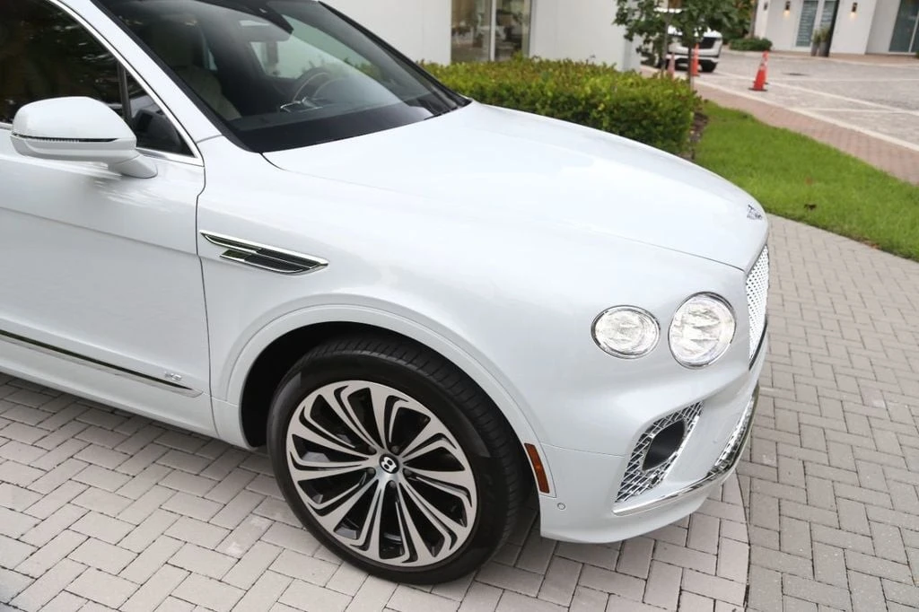 2021 Bentley Bentayga - Image 8 of 21