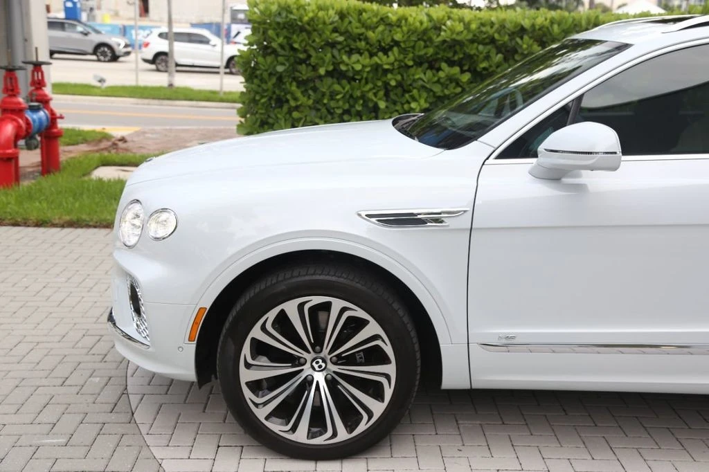 2021 Bentley Bentayga - Image 9 of 21